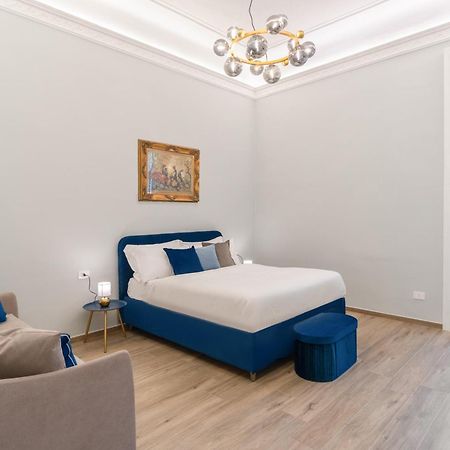 Palazzo Galeoni Luxury Suites Σαλέρνο Εξωτερικό φωτογραφία