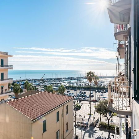 Palazzo Galeoni Luxury Suites Σαλέρνο Εξωτερικό φωτογραφία