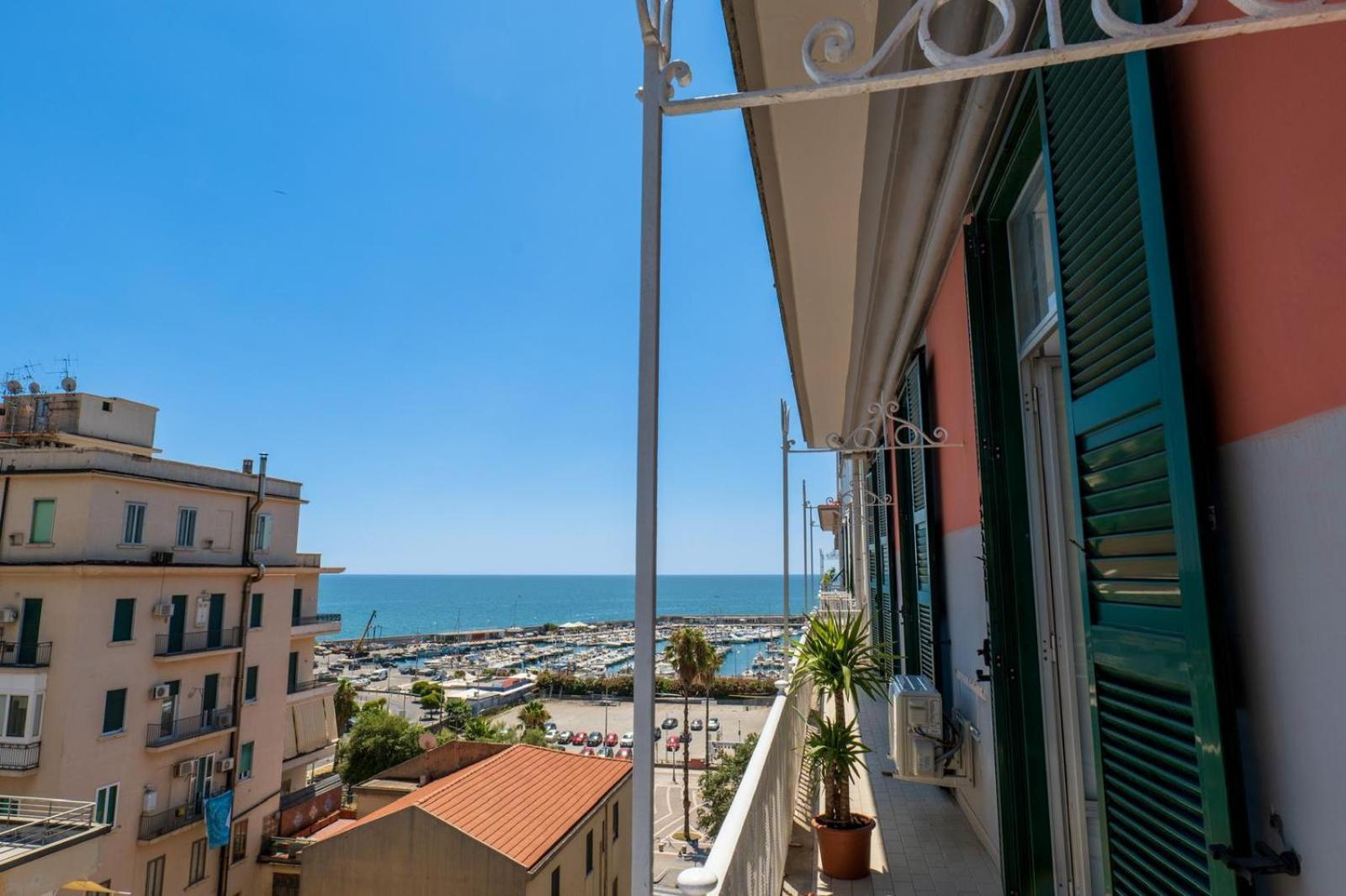 Palazzo Galeoni Luxury Suites Σαλέρνο Εξωτερικό φωτογραφία