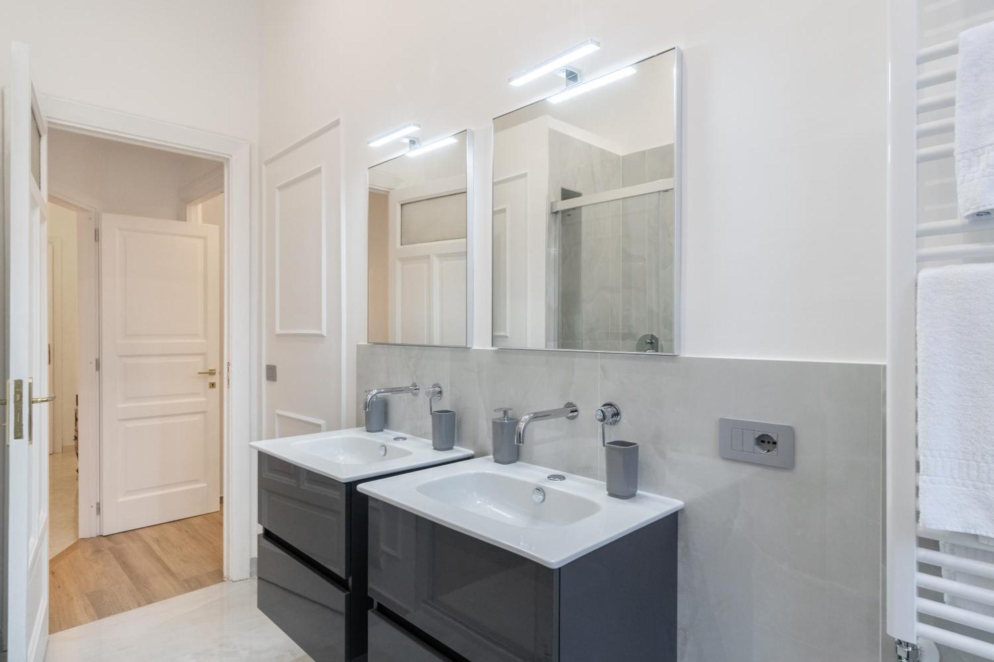 Palazzo Galeoni Luxury Suites Σαλέρνο Εξωτερικό φωτογραφία